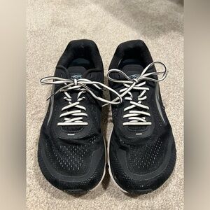 Altra Torin 5 Women's Black White Running Shoes Size 10